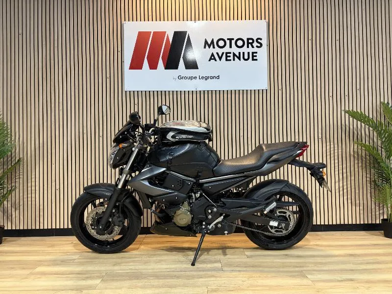 XJ6N