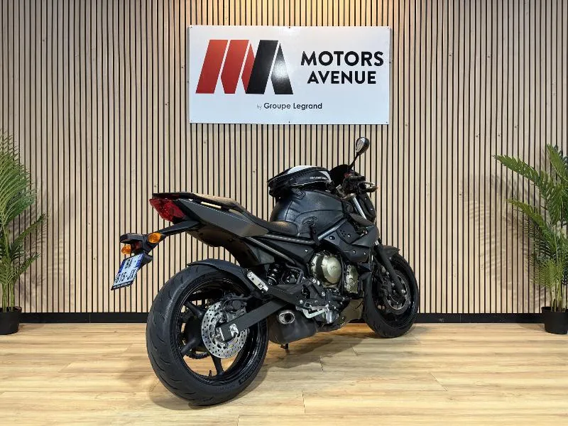 XJ6N