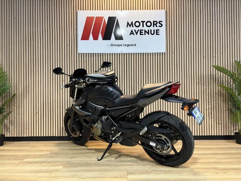 XJ6N