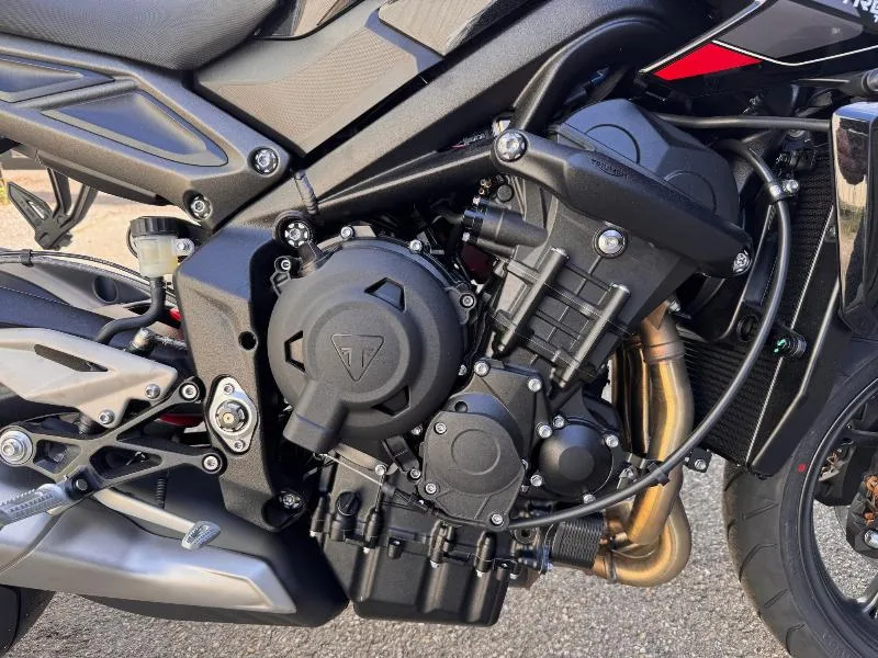 STREET TRIPLE 765 R A2