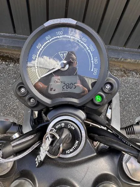 SPEED TWIN 900