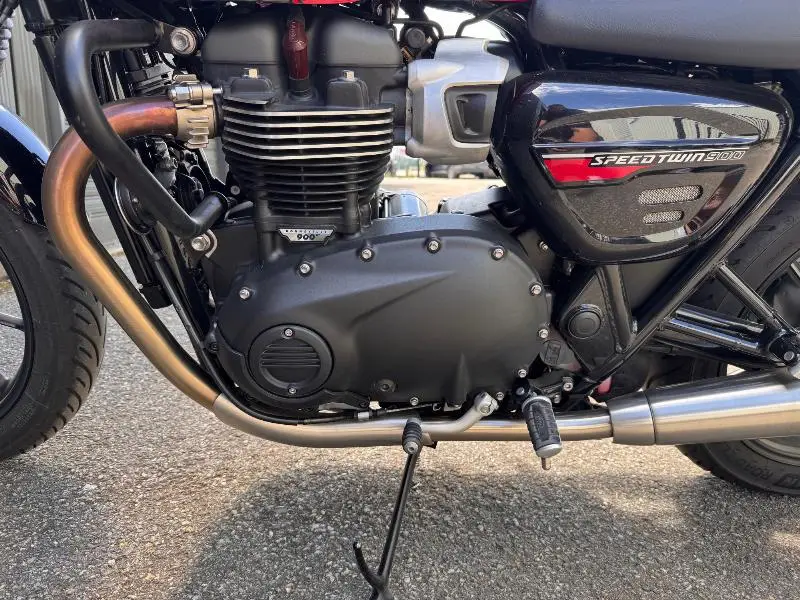 SPEED TWIN 900
