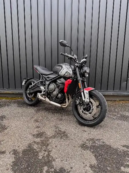 TRIDENT 660