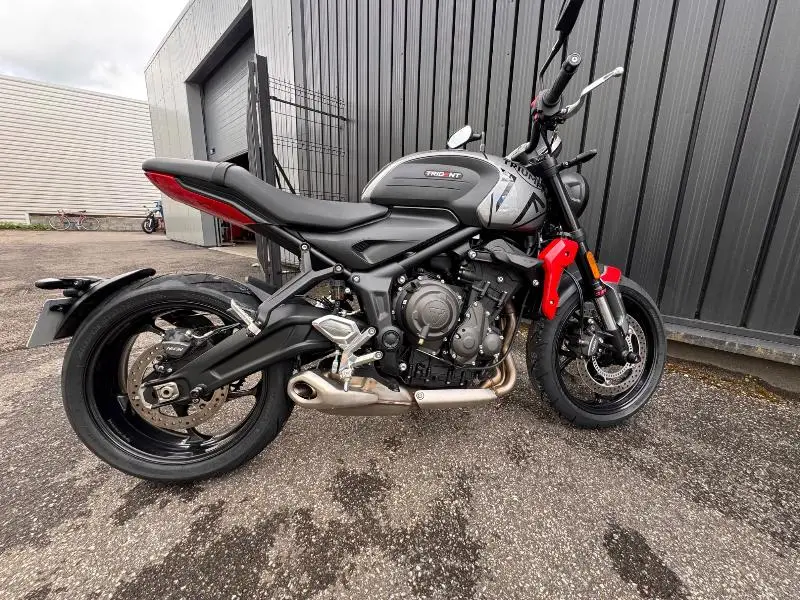 TRIDENT 660