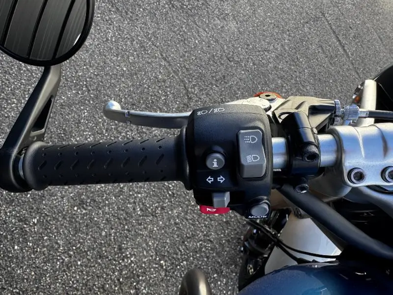 THRUXTON 1200 RS