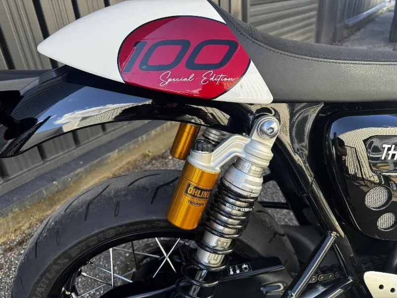 THRUXTON 1200 RS