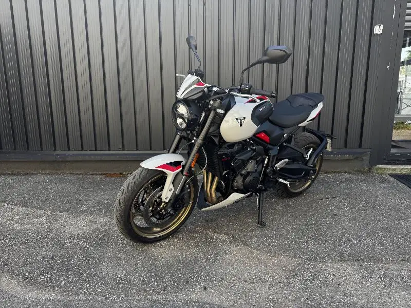 TRIDENT 800