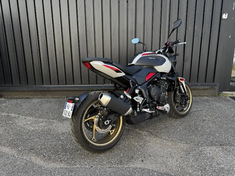 TRIDENT 800