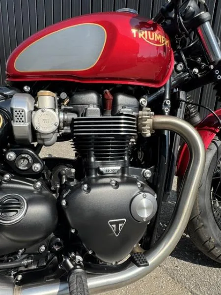 BONNEVILLE BOBBER 1200 GOLD LINE Edition
