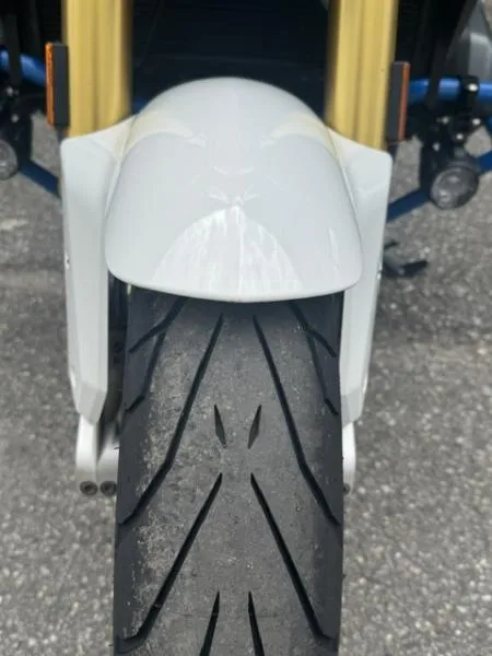 R 1200 R