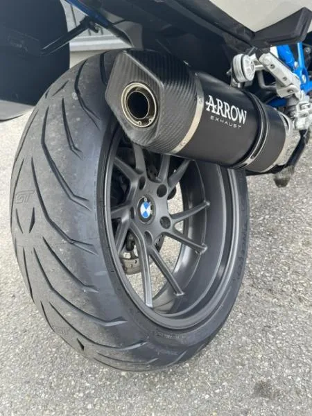 R 1200 R
