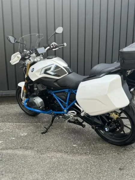 R 1200 R