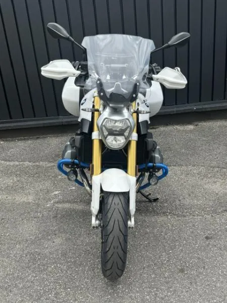 R 1200 R