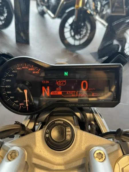 R 1200 R