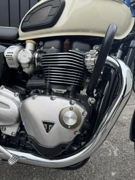 BONNEVILLE T120