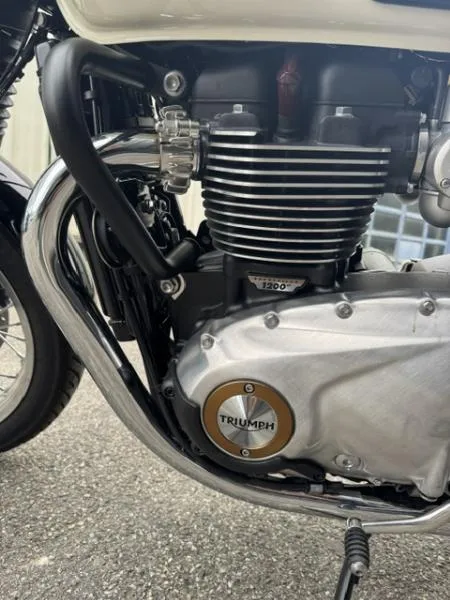 BONNEVILLE T120