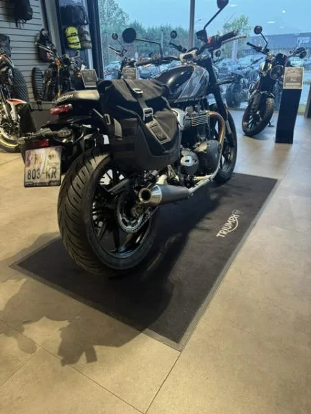SPEED TWIN 900