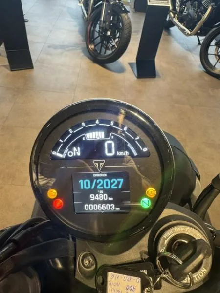 SPEED TWIN 900