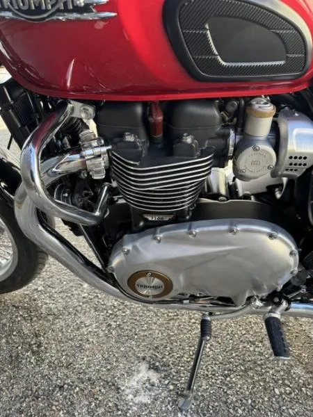 BONNEVILLE T120
