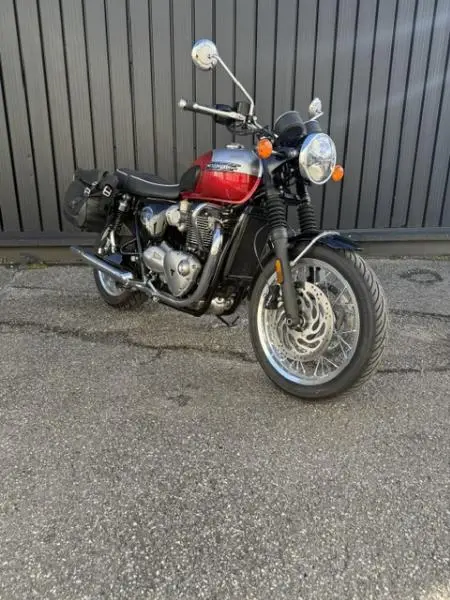 BONNEVILLE T120
