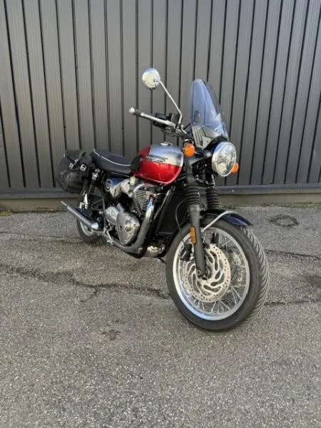 BONNEVILLE T120