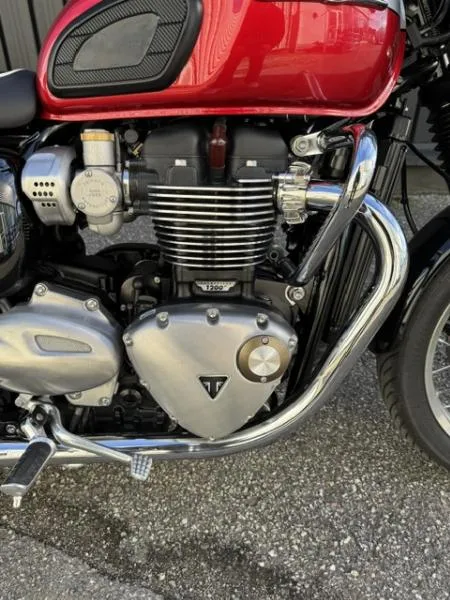 BONNEVILLE T120