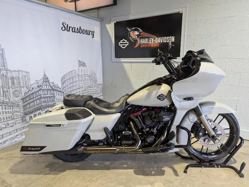TOURING ROAD GLIDE 1923 CVO