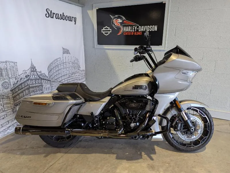 TOURING ROAD GLIDE 1977 CVO