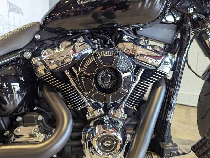 SOFTAIL BREAKOUT 1868