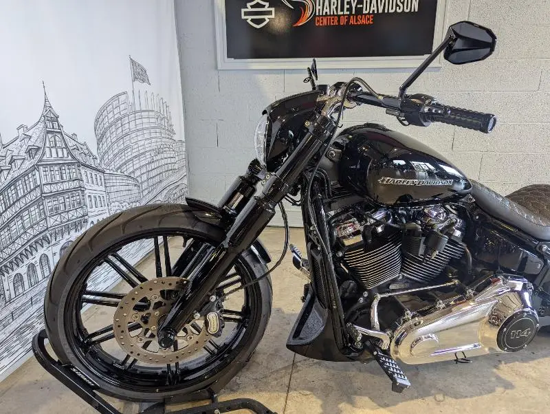 SOFTAIL BREAKOUT 1868