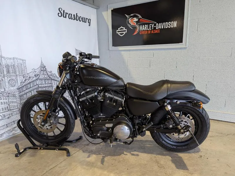 SPORTSTER IRON 883