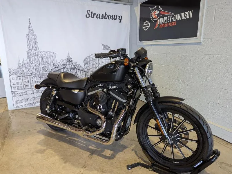 SPORTSTER IRON 883