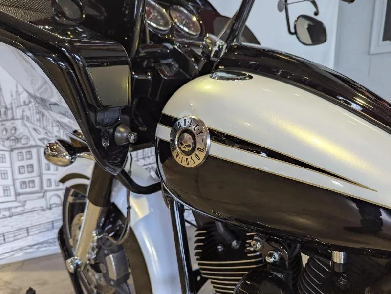 TOURING ROAD GLIDE 1800 CVO