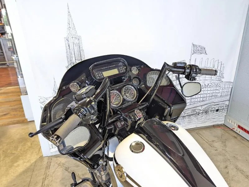 TOURING ROAD GLIDE 1800 CVO
