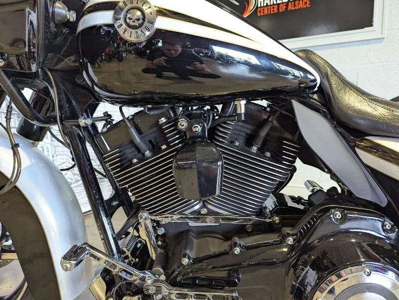 TOURING ROAD GLIDE 1800 CVO