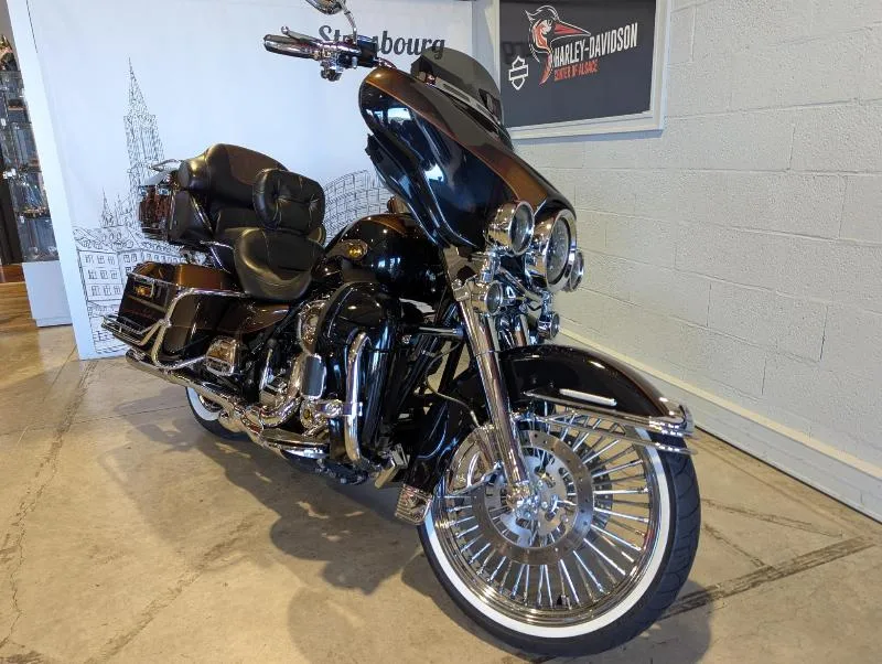 TOURING ELECTRA GLIDE 1690 ULTRA LIMITED 110th