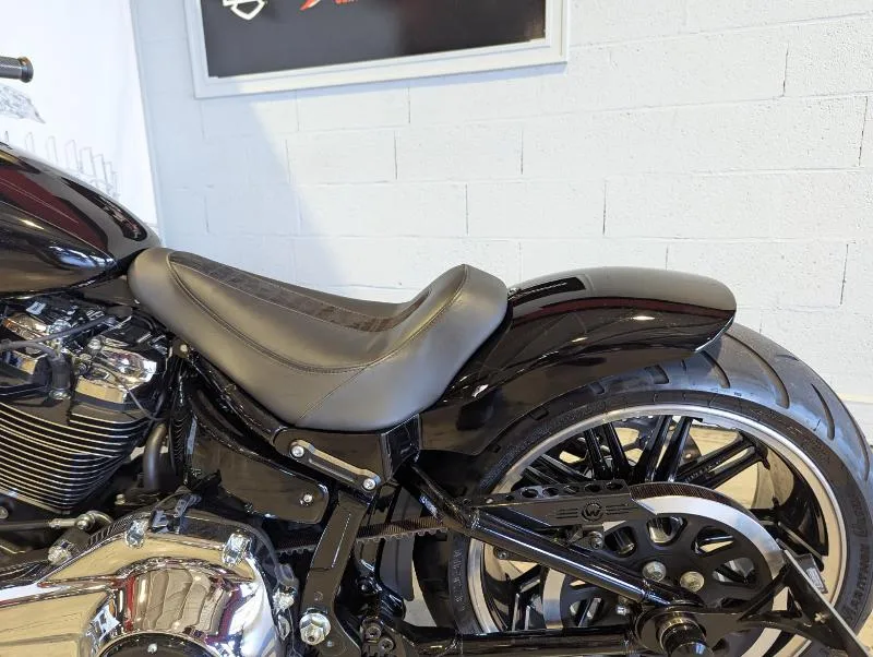SOFTAIL BREAKOUT 1868
