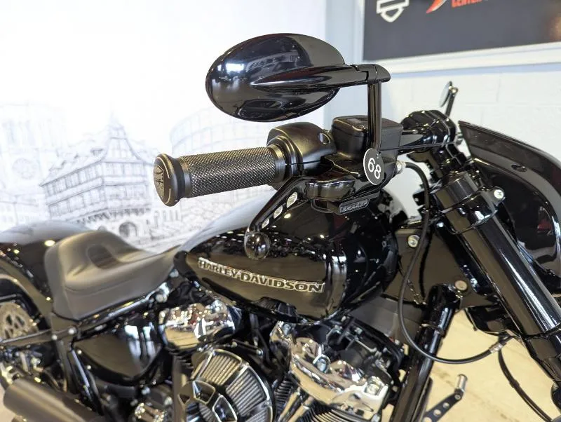 SOFTAIL BREAKOUT 1868