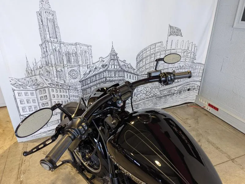 SOFTAIL BREAKOUT 1868