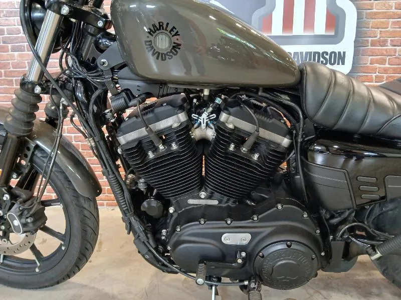 SPORTSTER 883