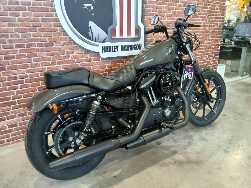 SPORTSTER 883