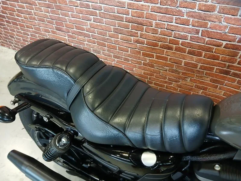 SPORTSTER 883