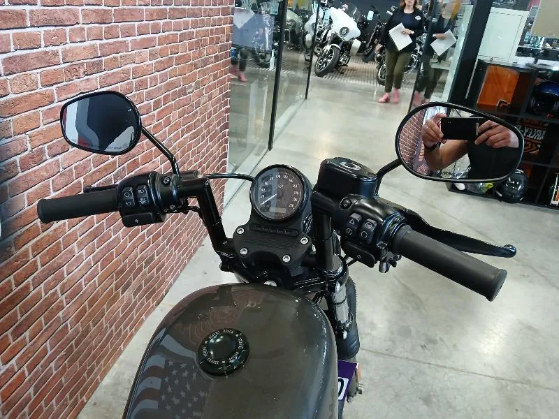 SPORTSTER 883