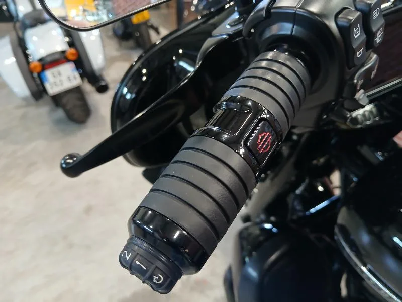 TOURING STREET GLIDE 1868 SPECIAL