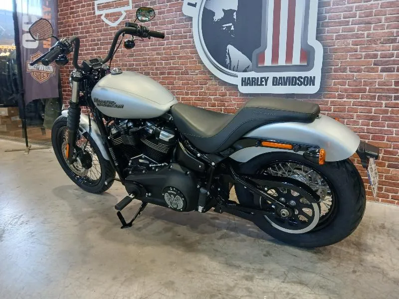 SOFTAIL STREET BOB 1745