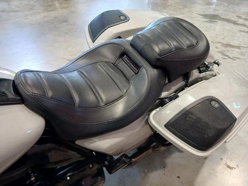 TOURING ROAD GLIDE 1923 CVO