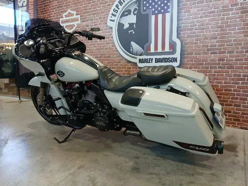 TOURING ROAD GLIDE 1923 CVO
