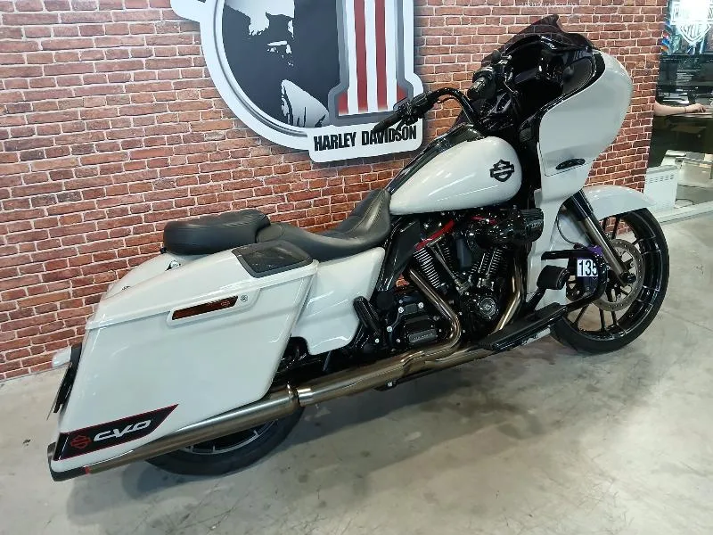 TOURING ROAD GLIDE 1923 CVO