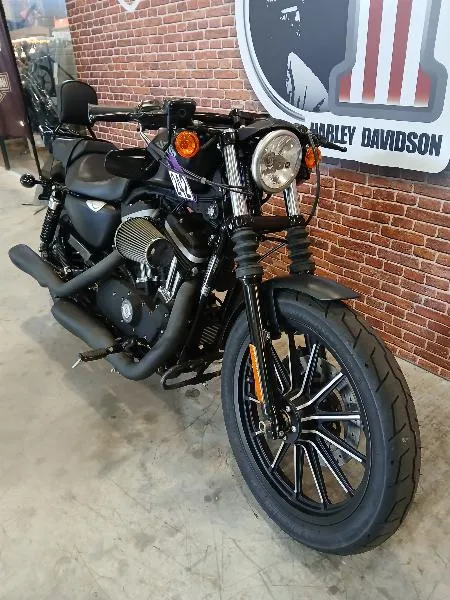 SPORTSTER IRON 883