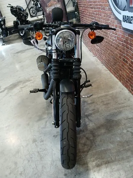SPORTSTER IRON 883